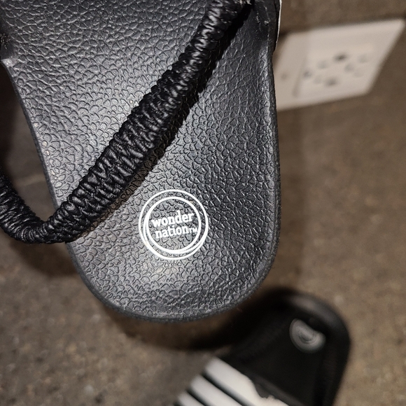 Sandals - Picture 3 of 5